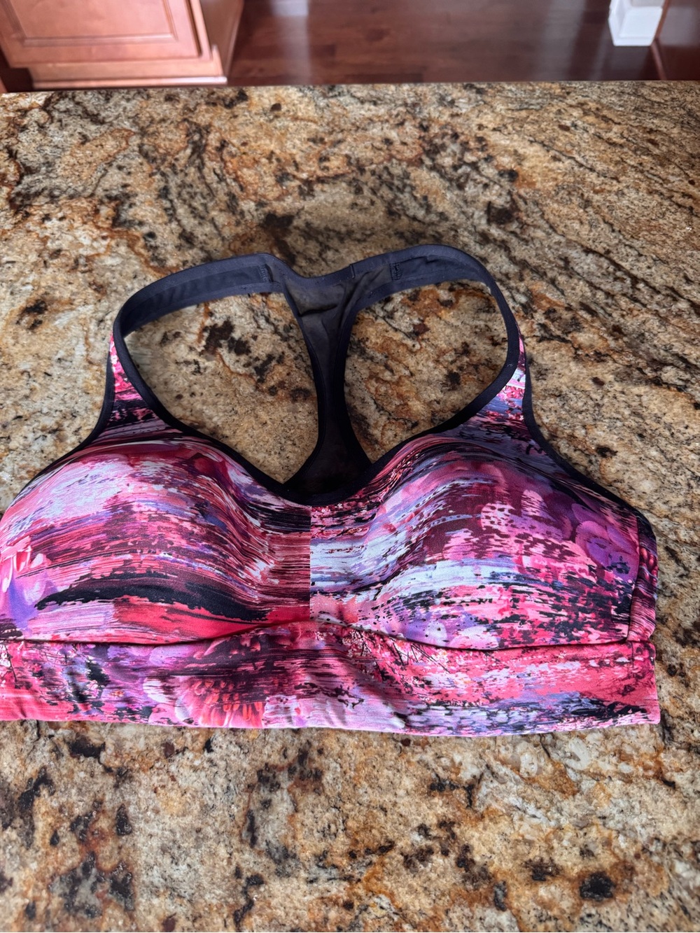 Lululemon Speed Up Bra in Dahliascape Multi/Black colorway estimated sz 8-10